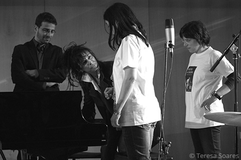 Helena Caspurro, Piano, Voz