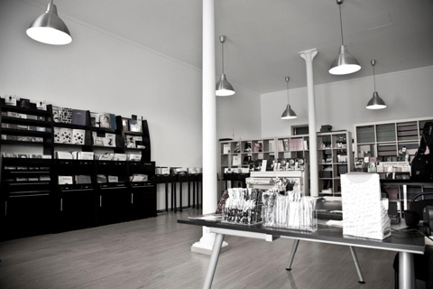 AvA Musical Editions, Loja