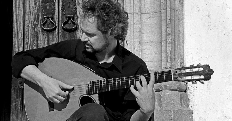 Pedro Jóia. A vida, a carreira e a indivorciável guitarra...