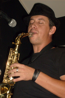 Lino Guerreiro 01