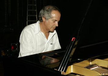 Tozé Brito